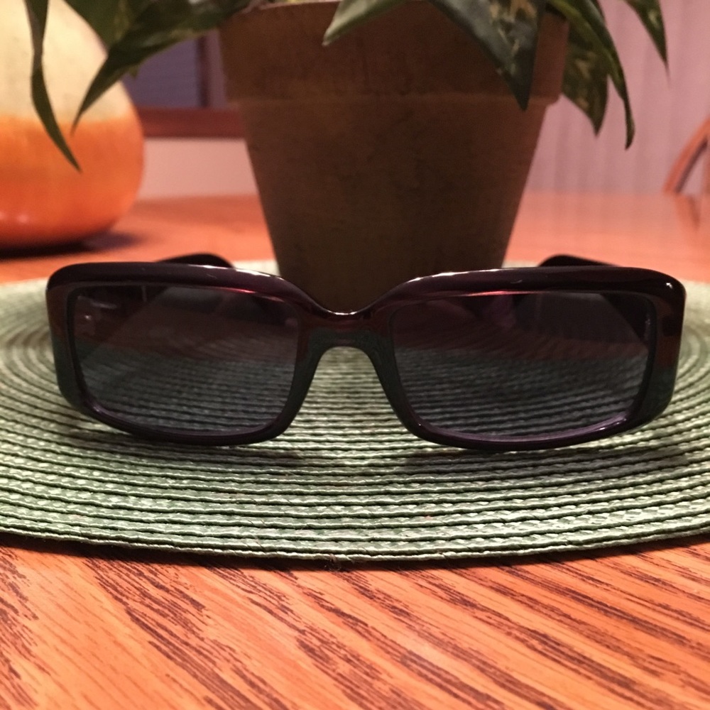 Joan Collins sunglasses